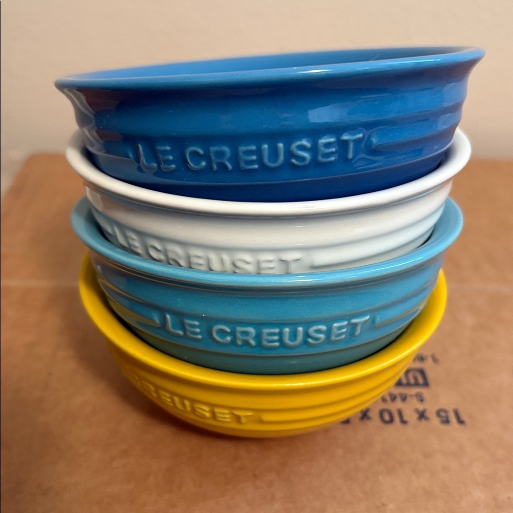 NWT Le Creuset Stoneware Set of 4 Mini Bowls